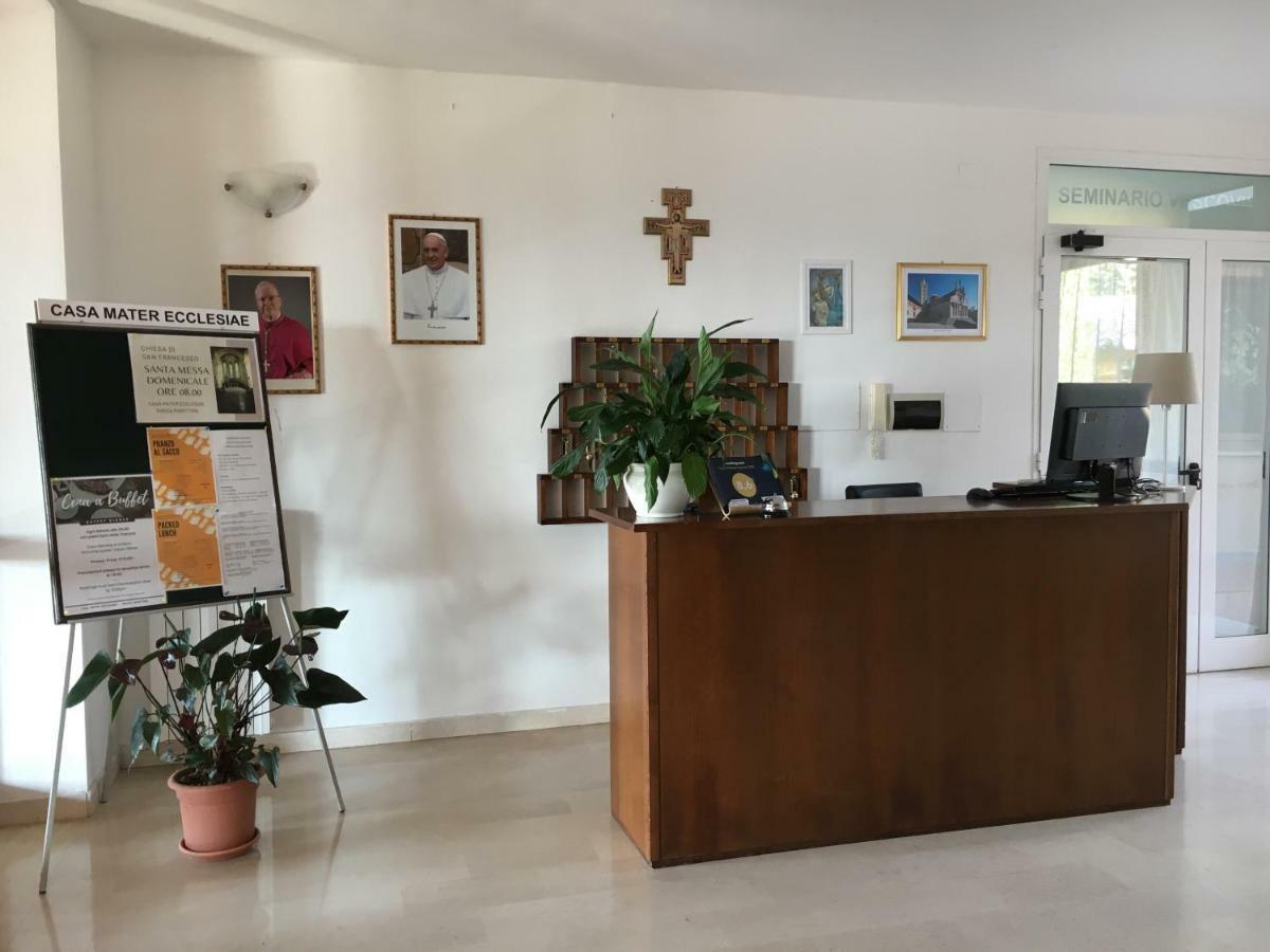 ホテル Casa Mater Ecclesiae マッサ・マリッティマ エクステリア 写真